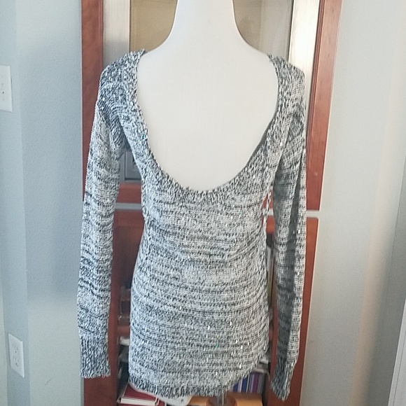 The back of this sweater is very sexy!! - Picture 1 of 2